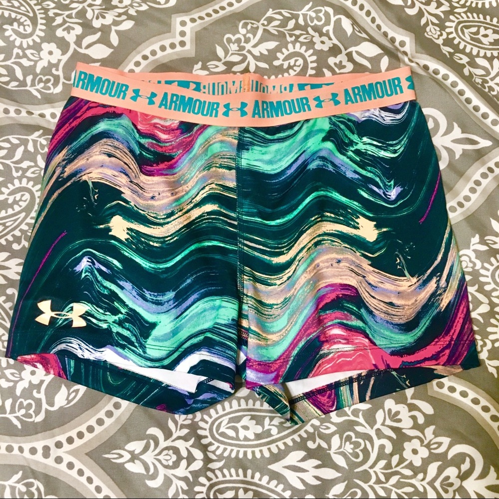 Under Armour Girl’s compression shorts